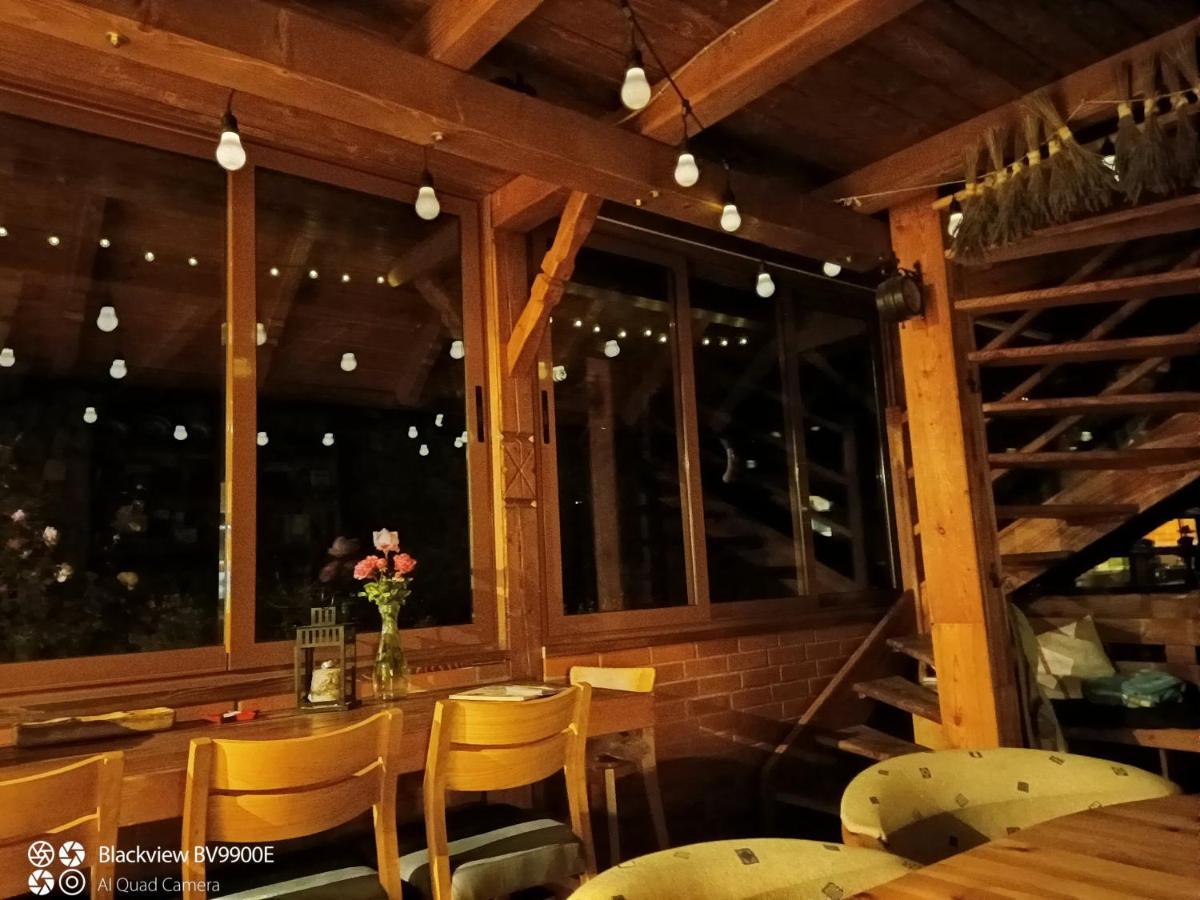 Bed and Breakfast Rose Hip Hill Farm Valea Tirnei Экстерьер фото