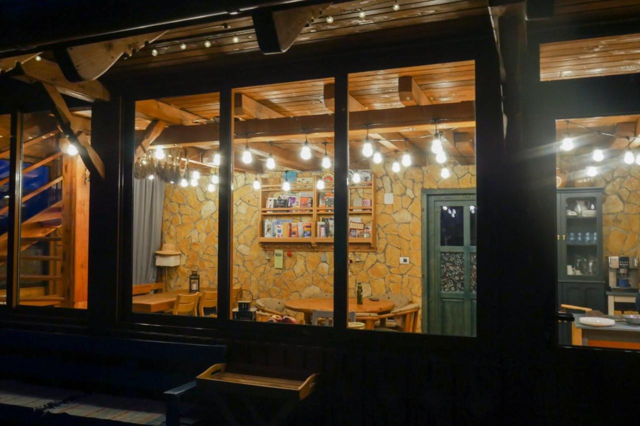 Bed and Breakfast Rose Hip Hill Farm Valea Tirnei Экстерьер фото