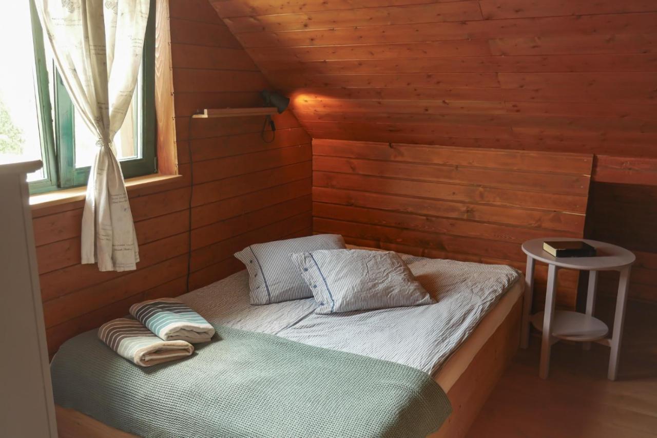 Bed and Breakfast Rose Hip Hill Farm Valea Tirnei Экстерьер фото