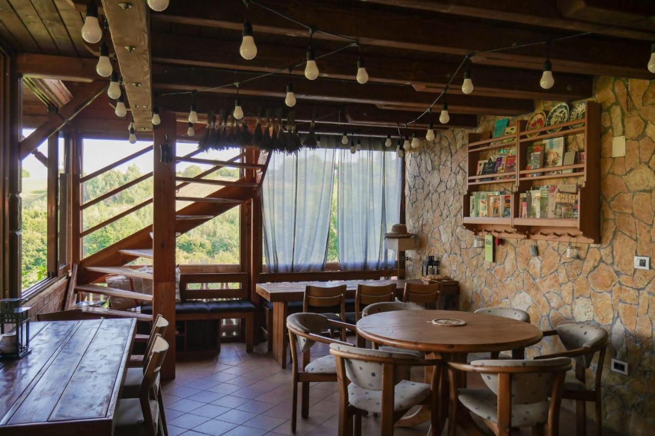 Bed and Breakfast Rose Hip Hill Farm Valea Tirnei Экстерьер фото